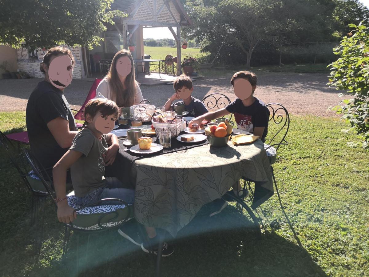 La Ferme De La Terve Bed & Breakfast Bruailles ภายนอก รูปภาพ